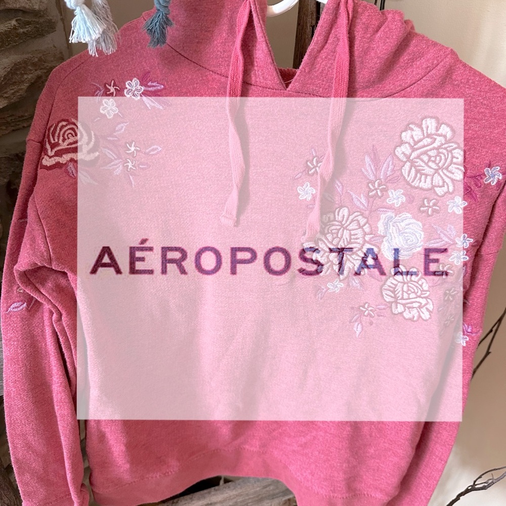 ❤️ 5/25 Aeropostale Embroidered Hoodie. Flowered. Spring color & design.